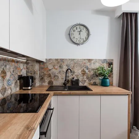 Apartment Klifowa 82 *